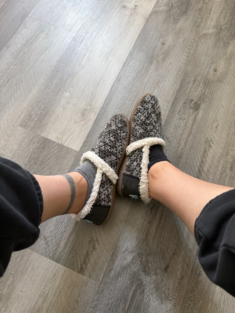 Mismatched Black Gray Ankle Socks Gym Workout Used Women’s Athleisure